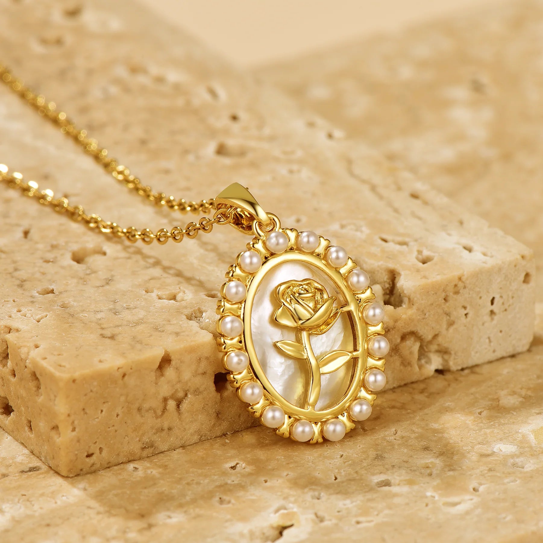 Shiny Tulip Necklace