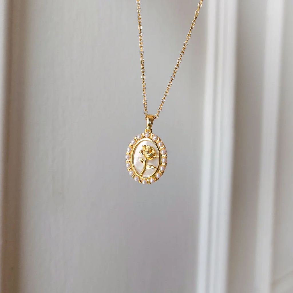 Shiny Tulip Necklace