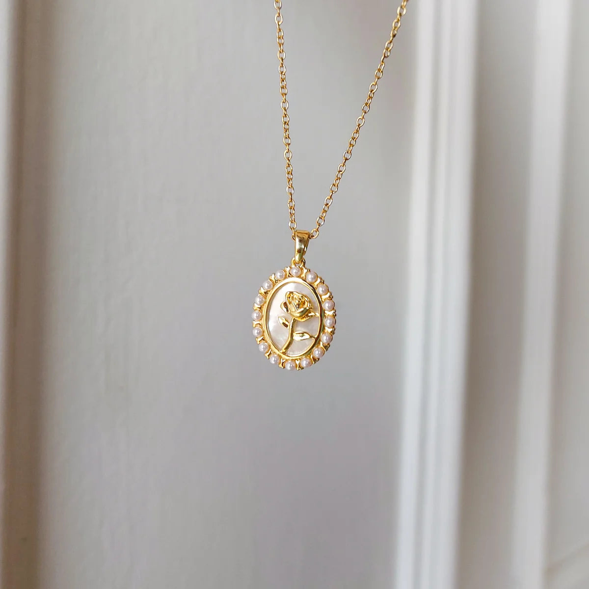 Shiny Tulip Necklace