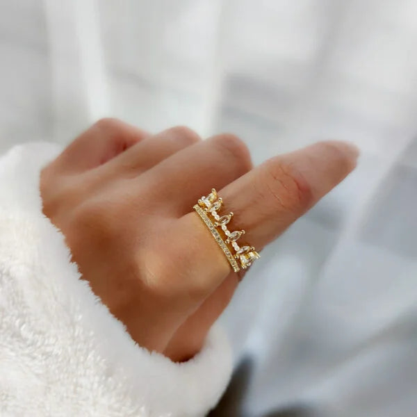 Crown elegant ring