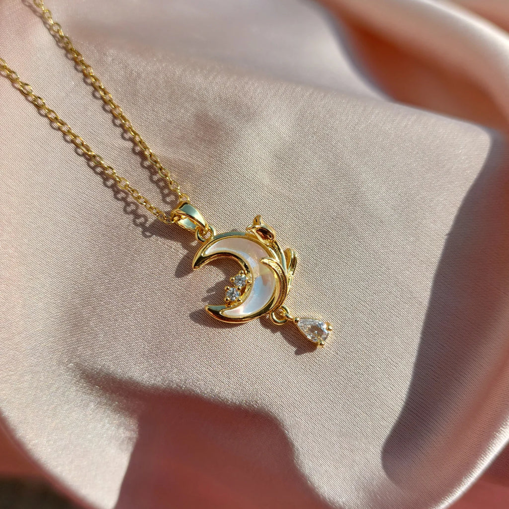 Moon Zircon Necklace White