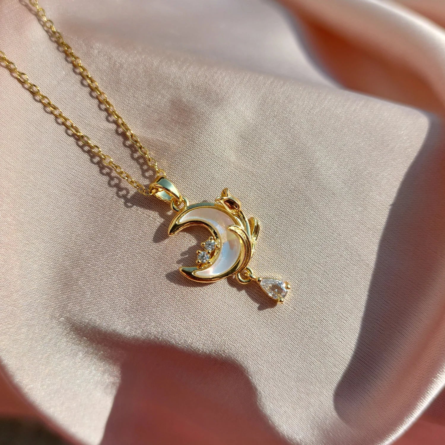 Moon Zircon Necklace White